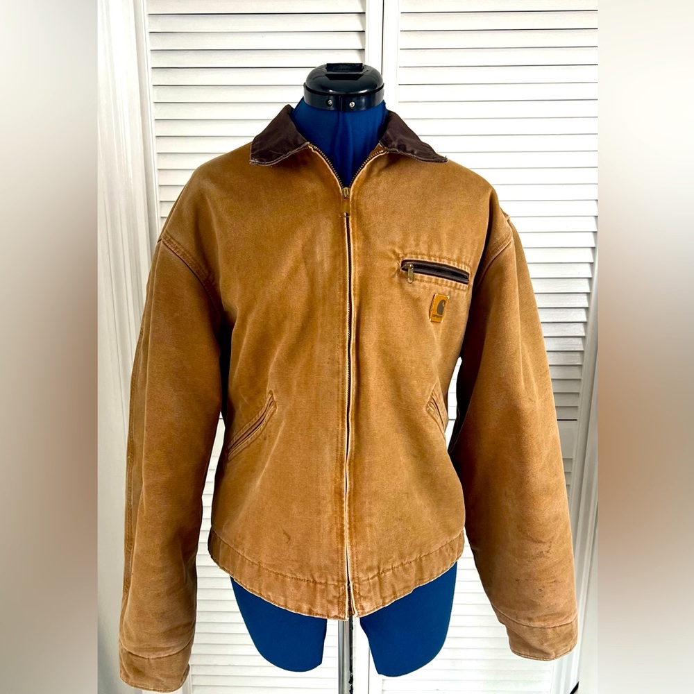 Brown carhartt jacket in good condition.